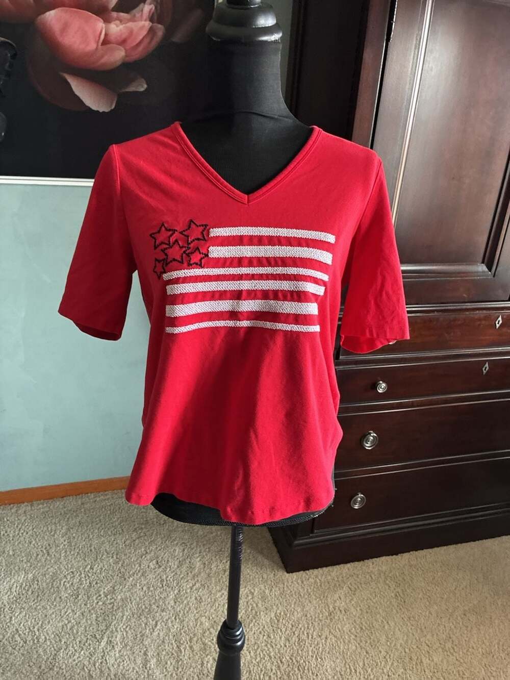 Chico's Women's Red Patriotic American Flag V-Neck T-Shirt Sz M A739